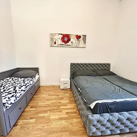 Apartment New 50m Charles Square